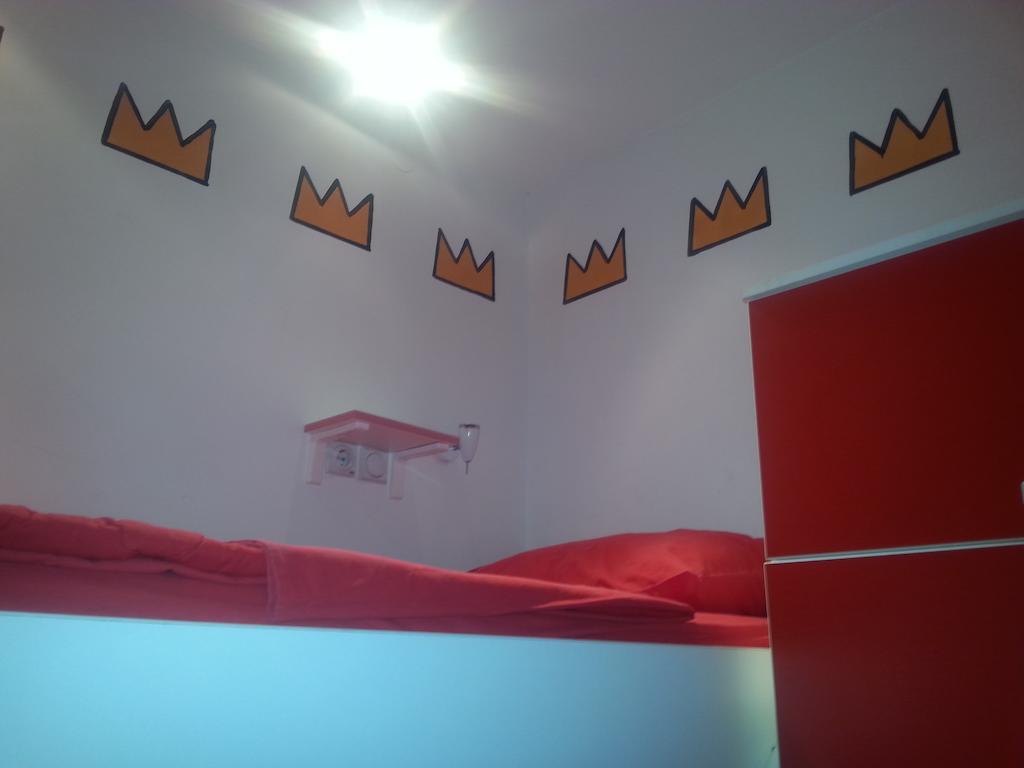 בלגרד Pop Art Hostel חדר תמונה